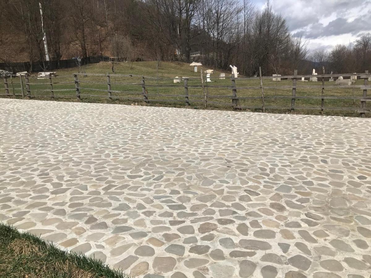 Ferienwohnung Casutele Doftanei Teşila Exterior foto